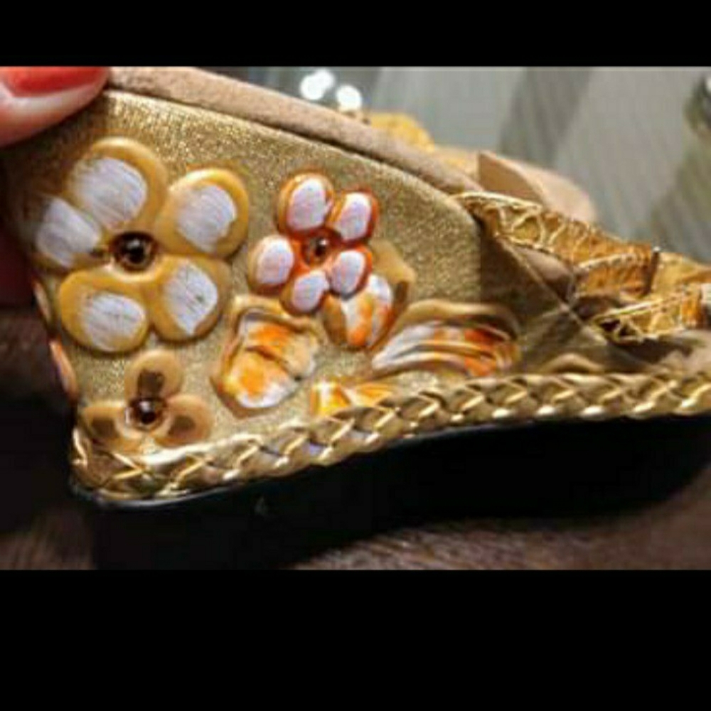 Sandals - Picture 4 of 4